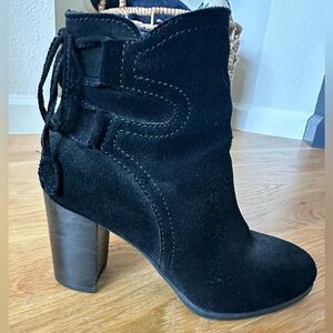 Vionic Women’s Size 5 Black Suede Booties
